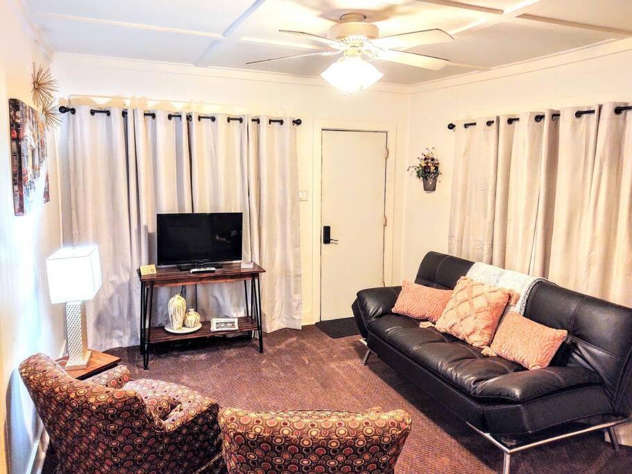#05 - Lakefront Two Bedroom Cottage- Pet Friendly Hot Springs Exterior foto