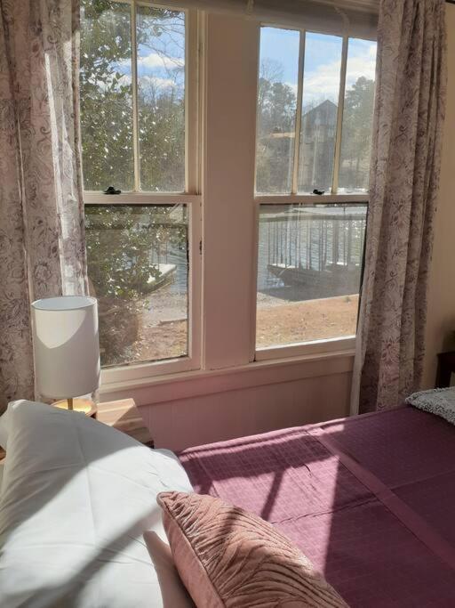 #05 - Lakefront Two Bedroom Cottage- Pet Friendly Hot Springs Exterior foto