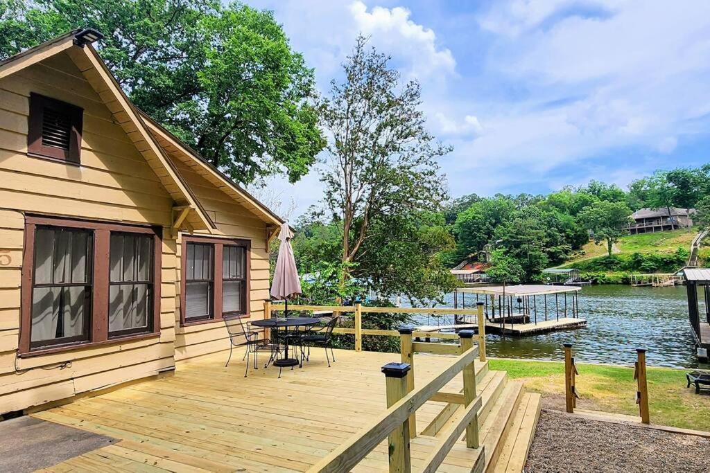 #05 - Lakefront Two Bedroom Cottage- Pet Friendly Hot Springs Exterior foto
